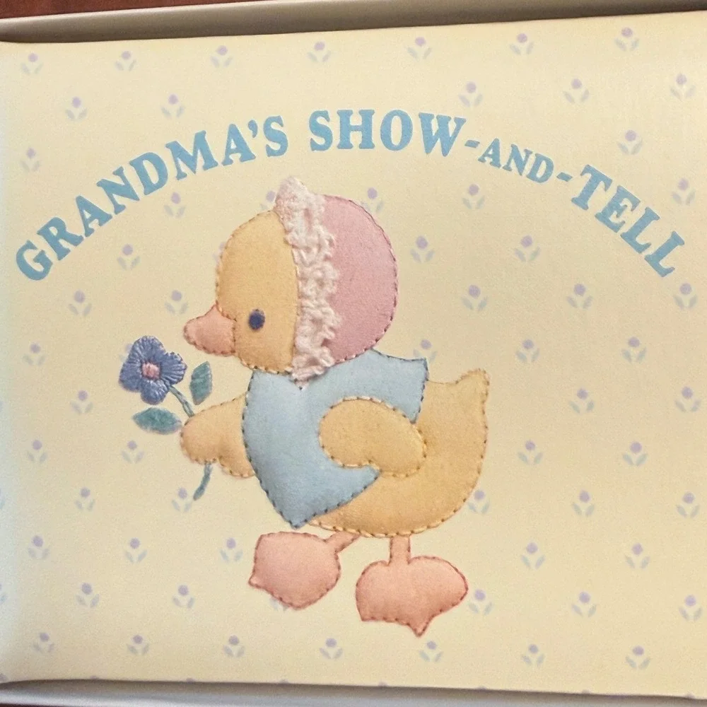 Hallmark vtg photo album grandma show tell baby chick puffy cottagecore 80s 90s